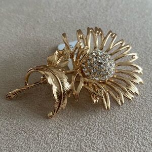 NWT Anthropologie Pavé Dandelion Brooch Pin
